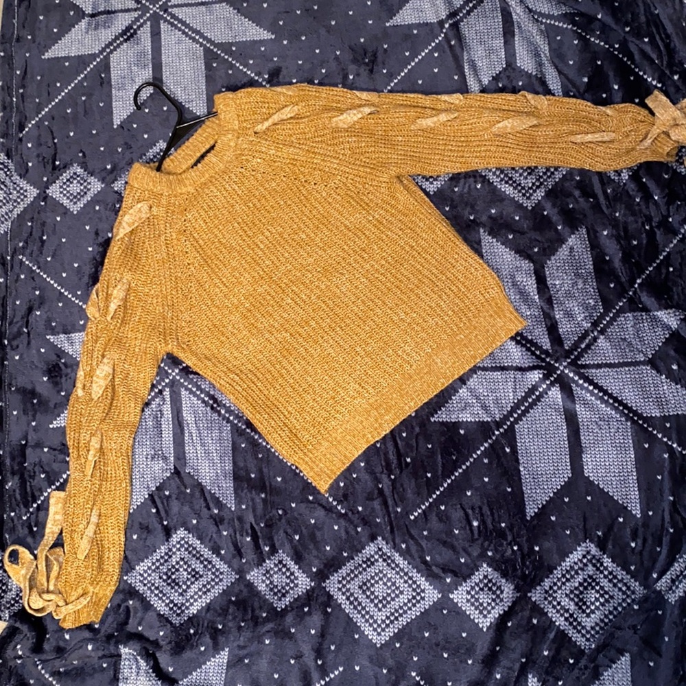 Sweater (Honey Dijon Mustard Color.)